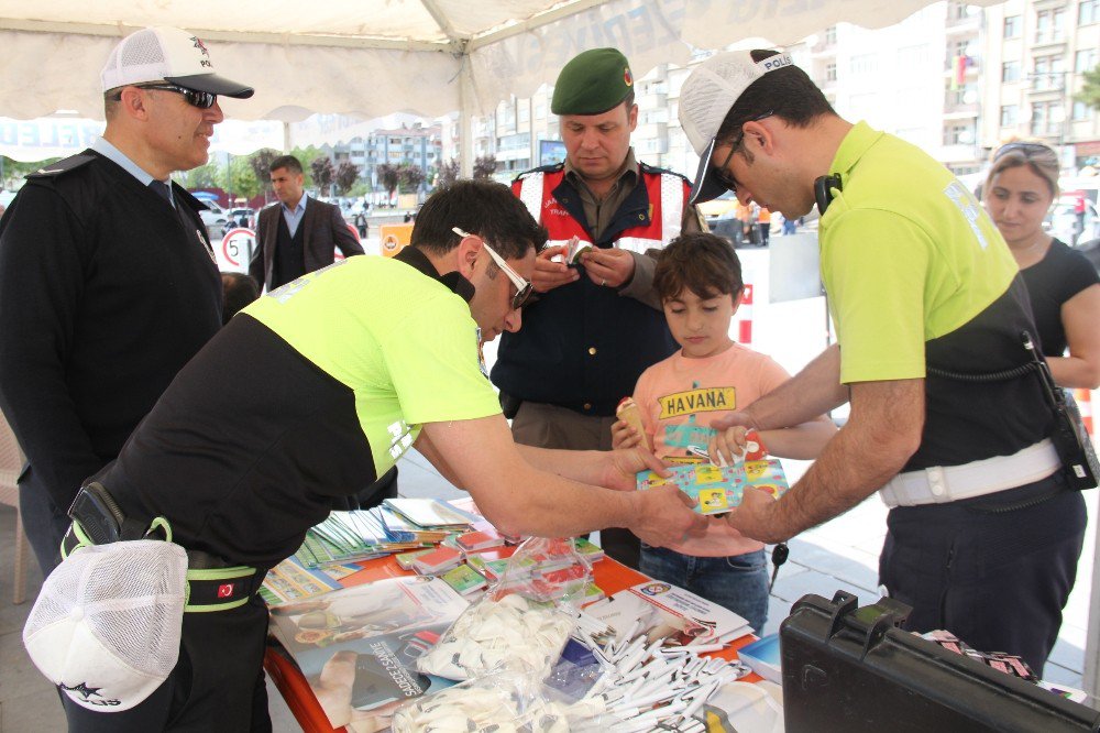 Elazığ’da Trafik Haftası Etkinliği