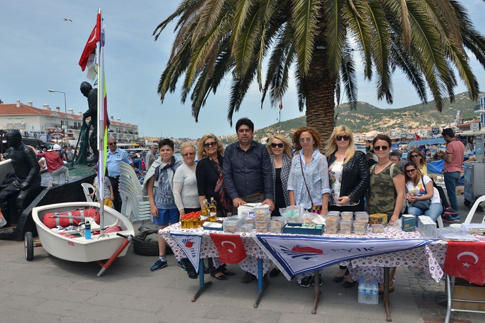 Foça’da Eğitim Malzemelerinin Alımı İçin Kermes