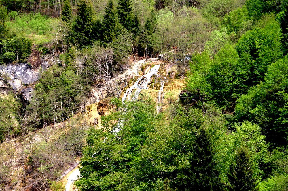 Abd’deki Yellowstone Ulusal Parkı’ndan Sonra Orman İçindeki Dünyanın En Büyük Travertenleri Giresun’da