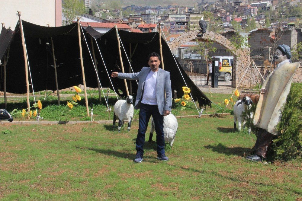 Hakkari Evi Kente Renk Katıyor