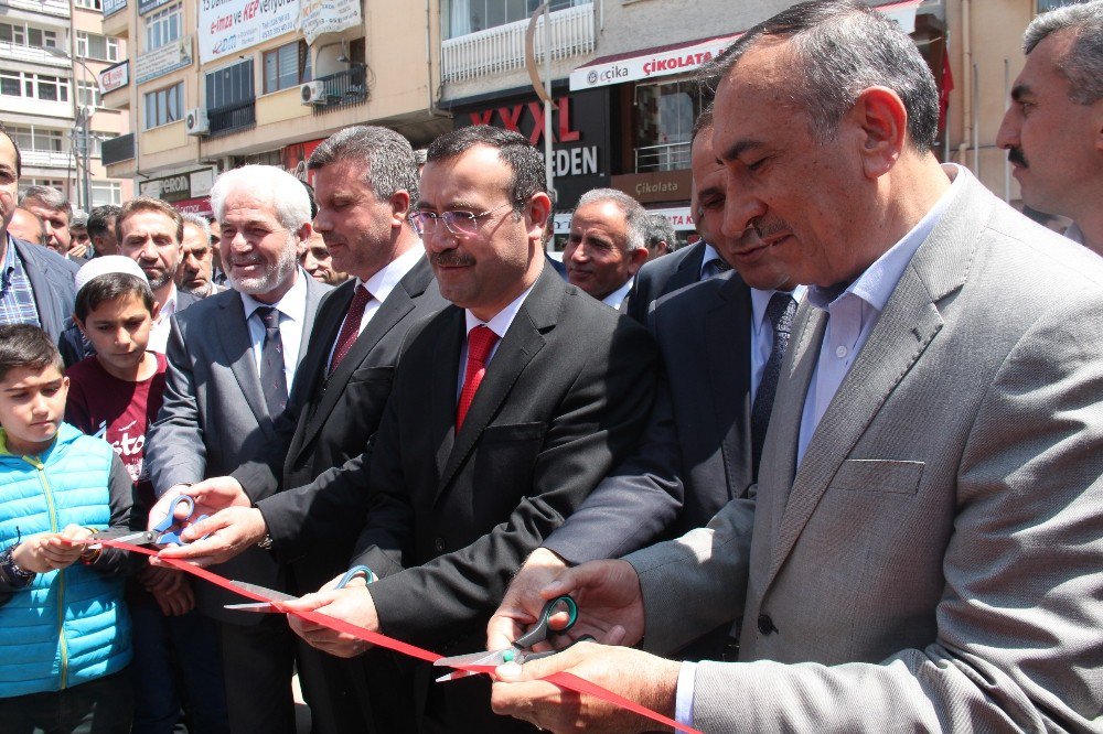 Elazığ’da Yetim Çocuklar İçin Kermes Açıldı