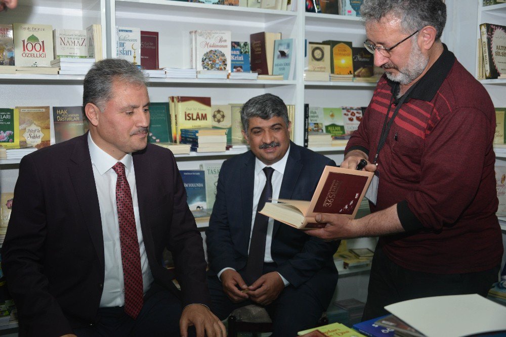 6. Malatya Anadolu Kitap Fuarı Devam Ediyor