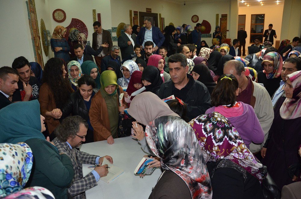 ‘Başarının Sırrı’ Konferansına Yoğun İlgi