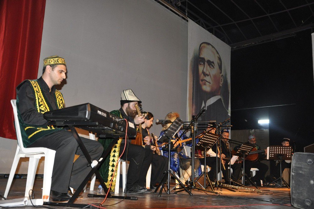 Akhisar’da Gönülleri Fetheden Konser