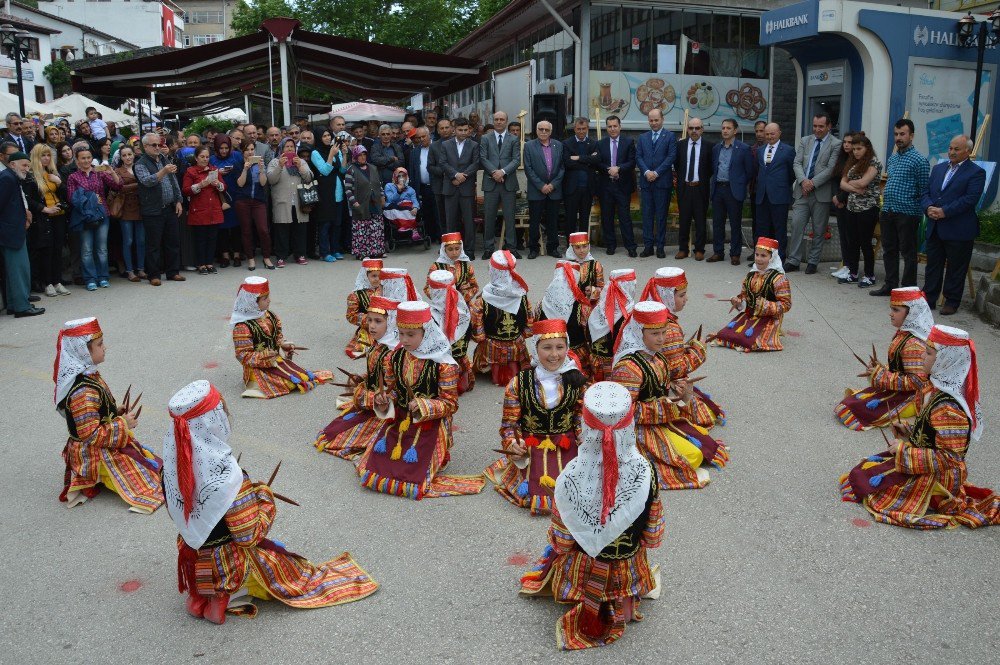 Niksar’da Halk Eğitim Sergisi Büyük İlgi Gördü