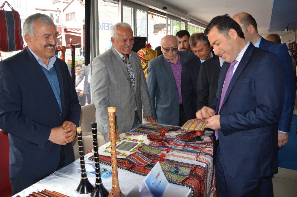 Niksar’da Halk Eğitim Sergisi Büyük İlgi Gördü