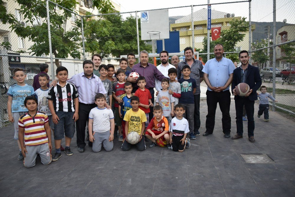 Yunusemre Belediyesinden Lavanta Park’a Spor Alanı