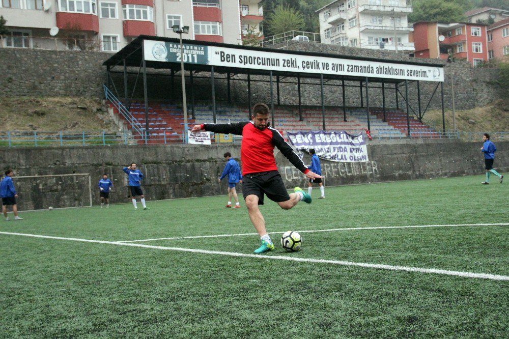 Amatör Futbolcu Attığı Golü Hakeme İptal Ettirdi