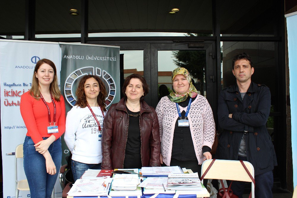 Anadolu Üniversitesi, Kocaeli Üniversitesinde Tanıtım Standı Açtı