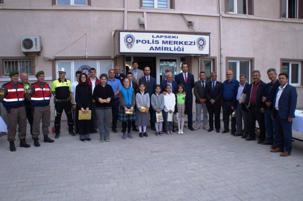 Lapseki’de Trafik Ve İlk Yardım Haftası Etkinlikleri