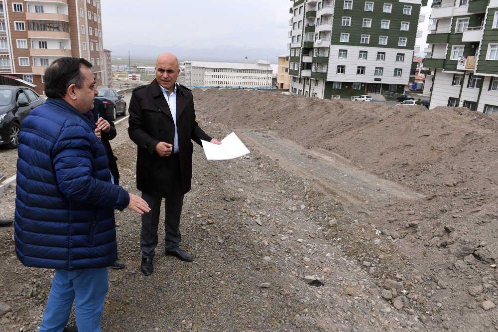 Yakutiye Belediyesi, Yol Ve Sosyal Donatı Çalışmalarına Devam Ediyor