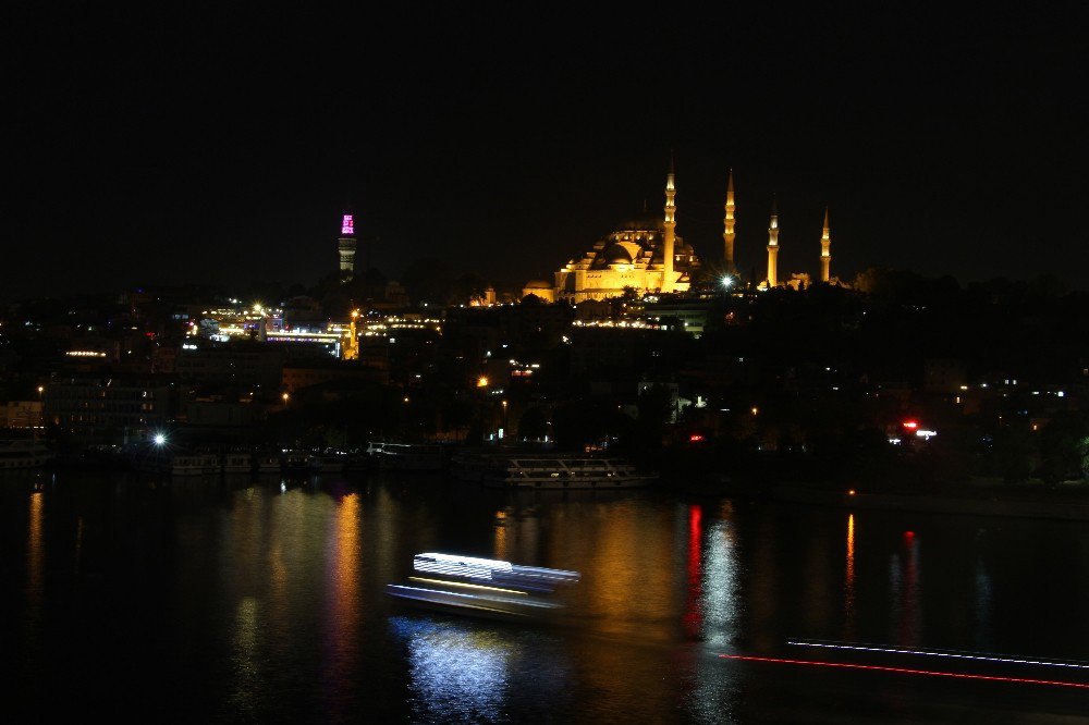 Erguvan, İstanbul’da Tarihi Eserlere De Yansıdı