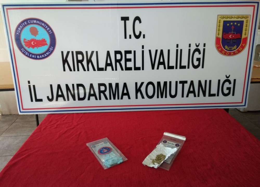 Aracın Torpidosunda Uyuşturucu Ele Geçirildi