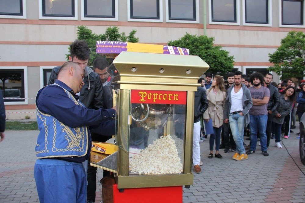 Koü’de Yazlık Sinema Keyfi