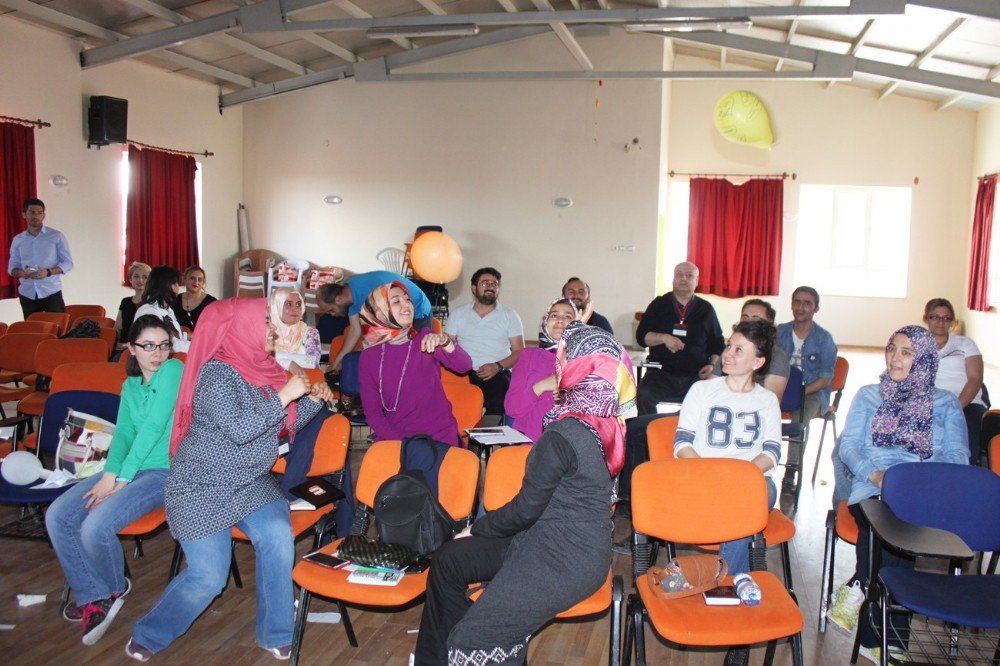 Kastamonu’da Eğitime Oyun Terapisi Desteği