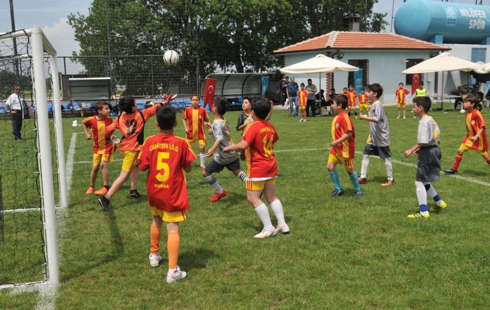 Nilüfer 16. Uluslararası Spor Şenlikleri’nde Kupa Sevinci