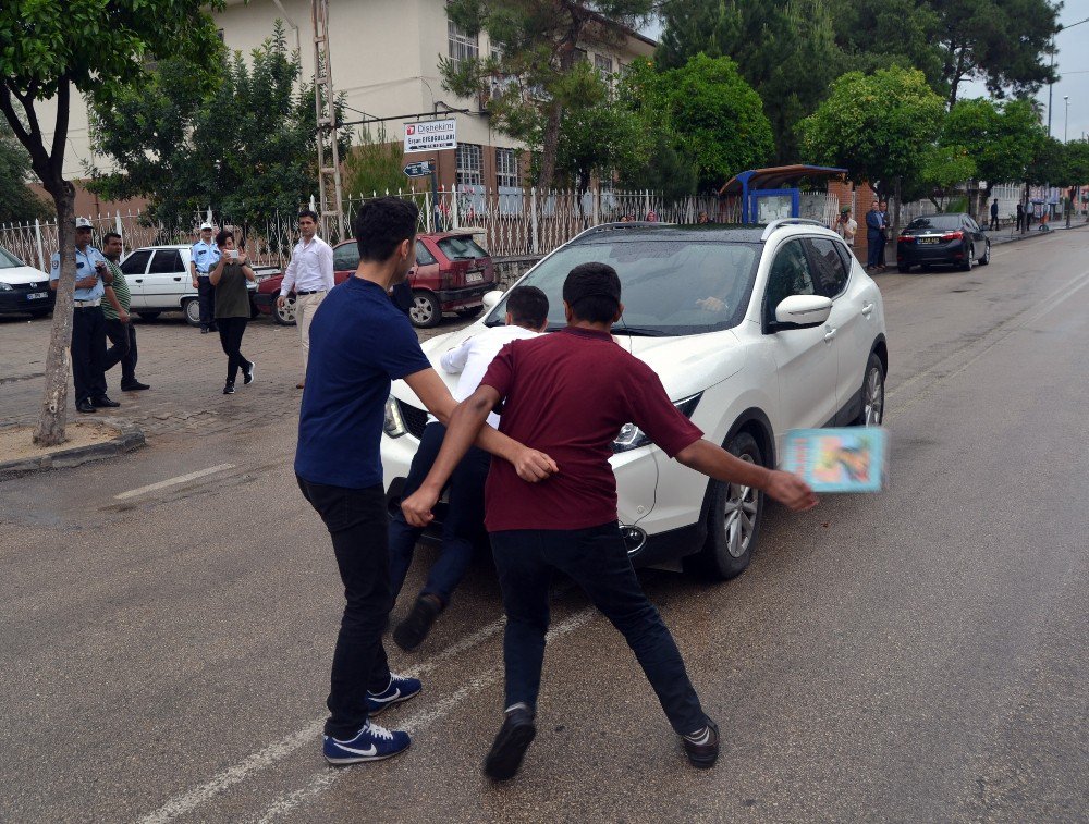 Liseli Öğrencilerin Trafik Kazası Canlandırması Gerçeğini Aratmadı