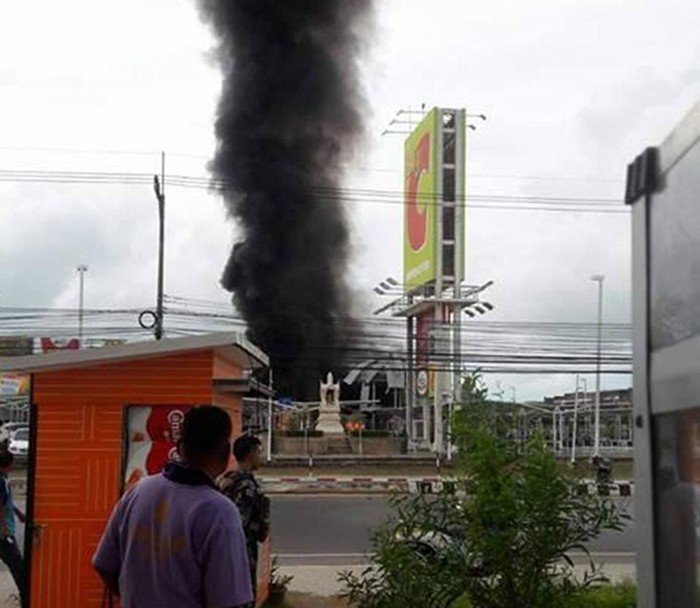 Tayland’ta Bombalı Araç Saldırısı: 67 Yaralı