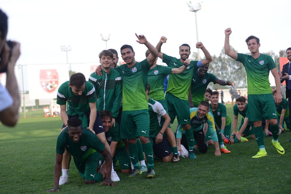 Bursaspor’un U19 Takımı Şampiyon Oldu