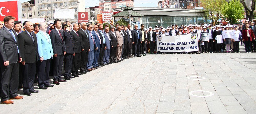 Van’da ’Karayolu Güvenliği Ve Trafik Haftası’ Kutlaması