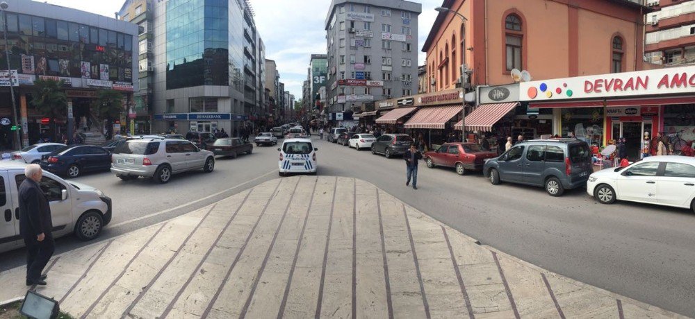 Gazipaşa Caddesi’nin Elektrik Sistemi Yenileniyor