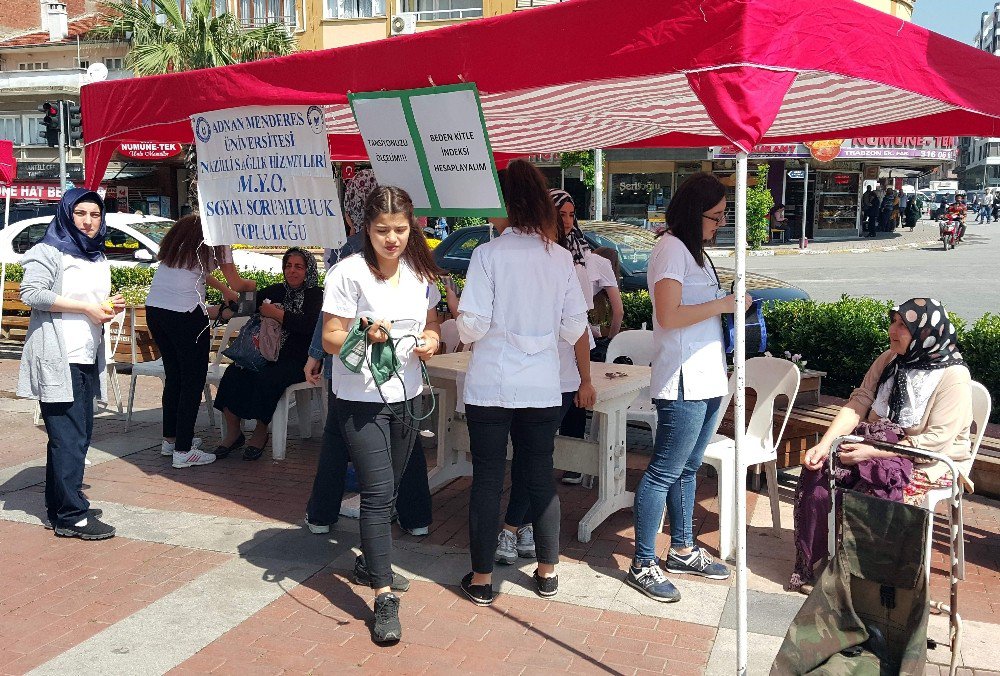 Üniversiteliler Nazilli’de Sağlık Taraması Yaptı