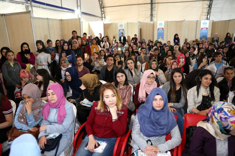 Aksaray’da Kitap Günleri Fuarını 182 Bin 526 Kişi Ziyaret Etti