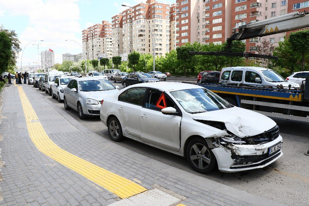 Başkent’te 6 Araç Birbirine Girdi