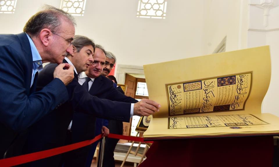 "Deryada Hüsni Hat" Sergisi Beyoğlu’nda Sanatseverlerle Buluştu