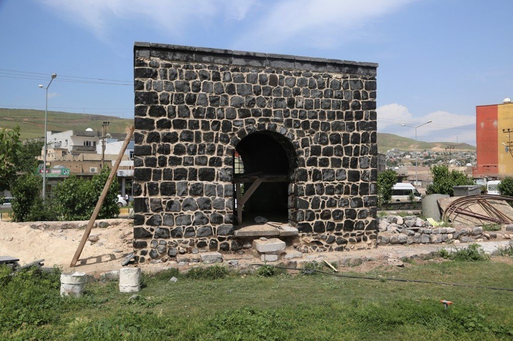 Cizre Belediyesi Mem U Zin Türbesi Ve Mir Abdaliye Medresesi’nde Restorasyon Çalışması Başlattı