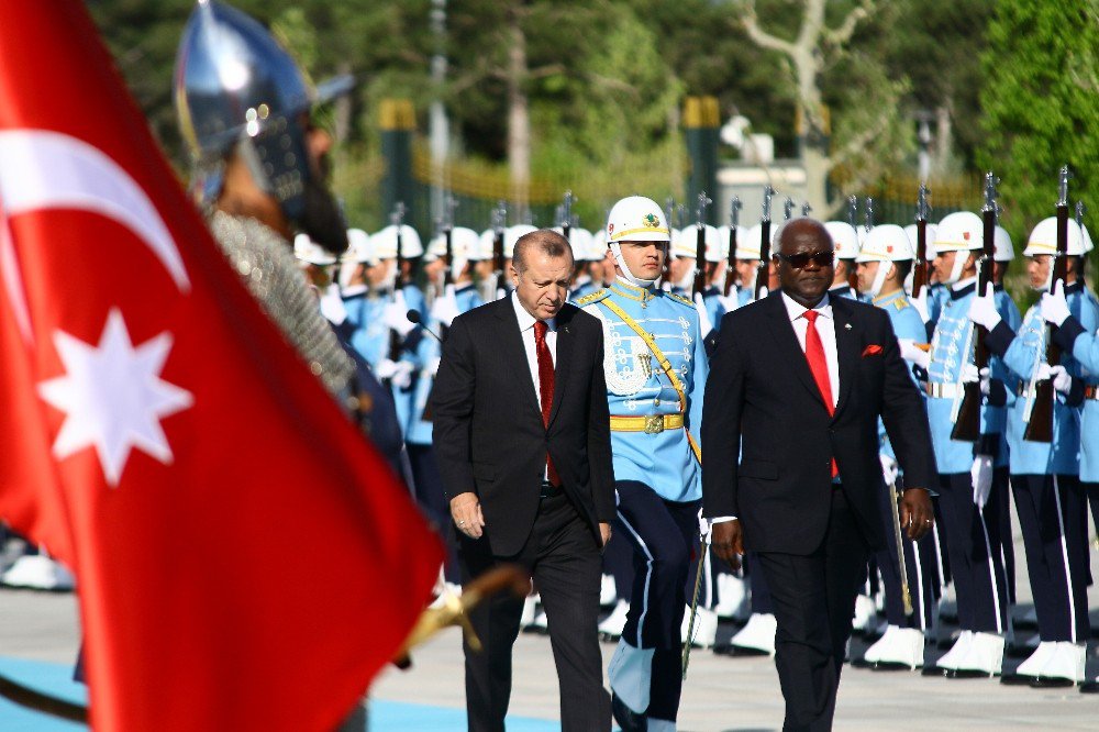 Cumhurbaşkanı Koroma Külliye’de