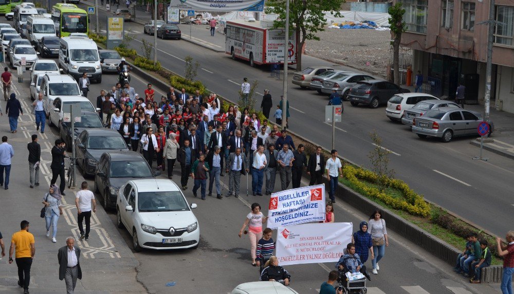 Diyarbakır’da Engelliler Haftası Yürüyüşü