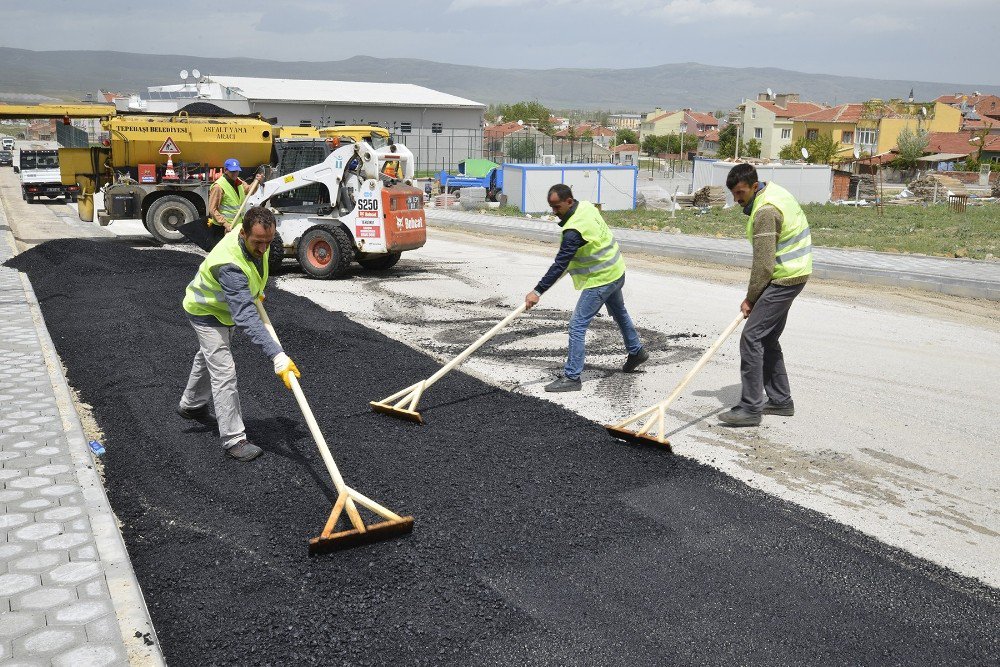 Fen İşleri Ekipleri Spor Tesisinde Yoğun Mesaide