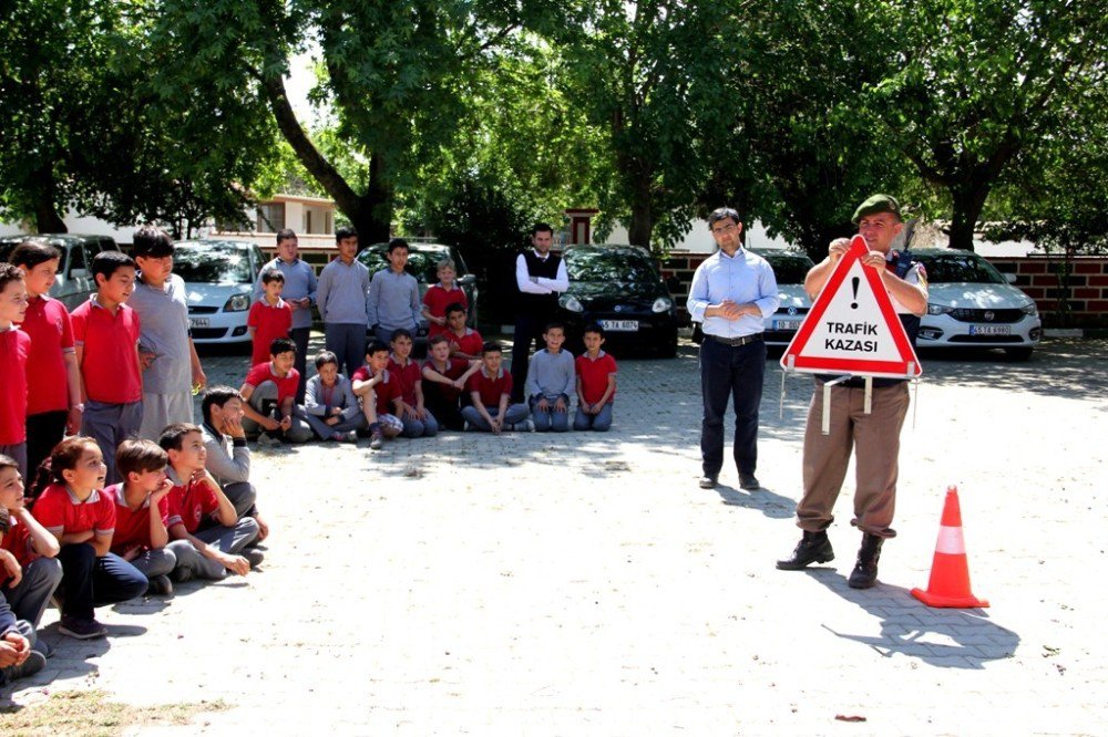 Sarıgöl’de Jandarmadan Trafik Eğitimi