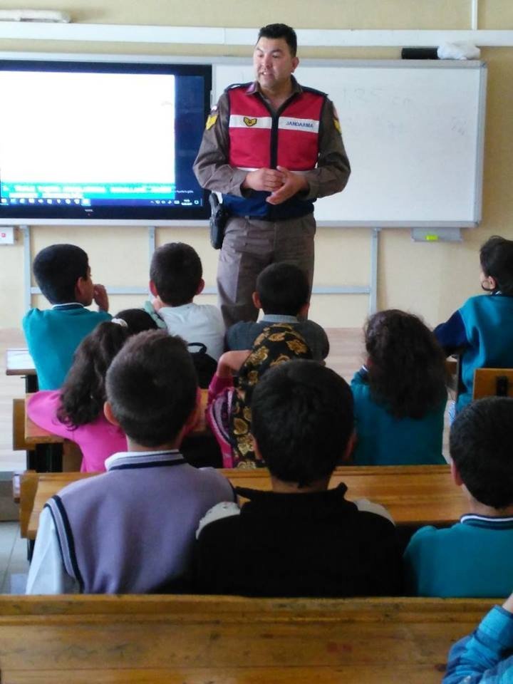 Jandarmadan Öğrencilere Trafik Eğitimi