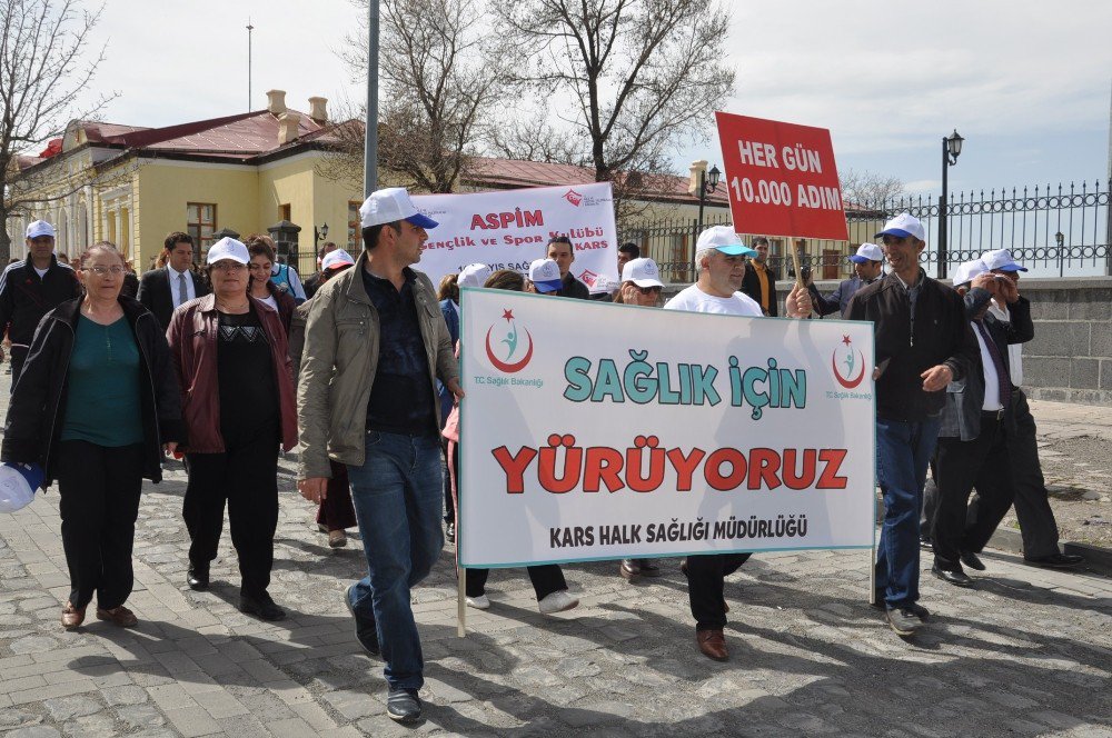 Kars’ta Sağlıklı Yaşam Yürüyüşü Yapıldı