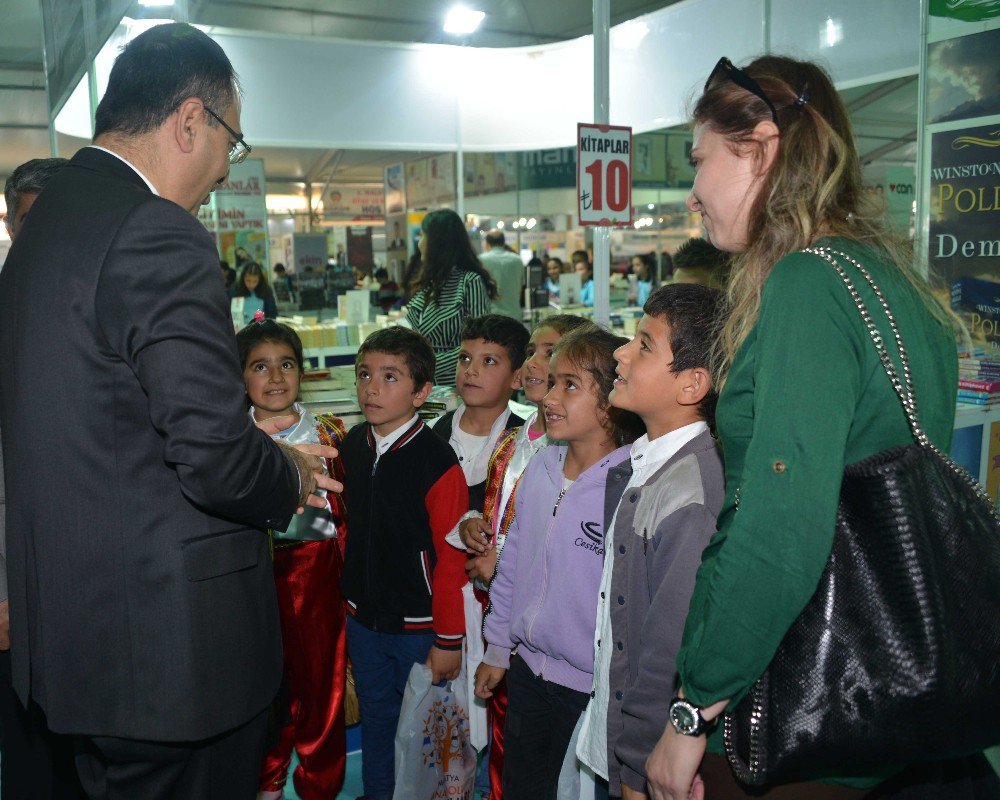 6. Malatya Anadolu Kitap Ve Kültür Fuarı Devam Ediyor