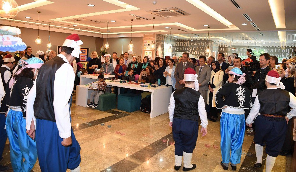 Tuzla Belediyesi Gönül Elleri Çarşısı’nın Özel Çocukları Yeteneklerini Sergiledi