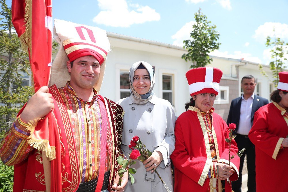 Bakan Kaya’dan Engellilere Ziyaret