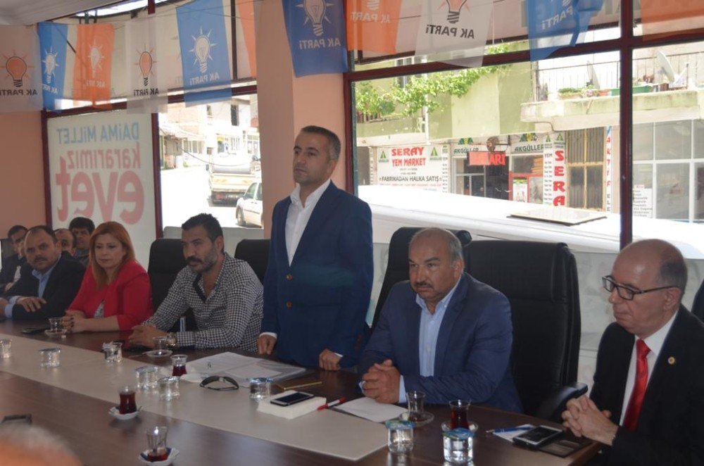 Ak Parti Selendi’de Halk Oylaması Ve Yatırımları Değerlendirdi