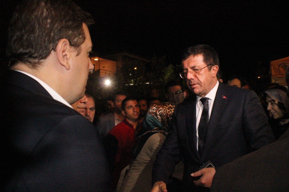 Bakan Zeybekci Kazada Hayatını Kaybeden Başsavcının Ailesini Ziyaret Etti