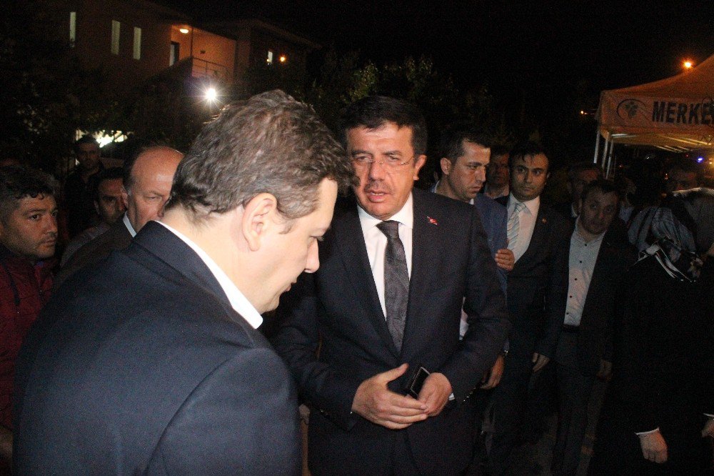 Bakan Zeybekci Kazada Hayatını Kaybeden Başsavcının Ailesini Ziyaret Etti