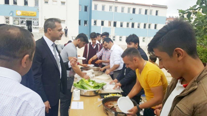 Besni’de Şehit Aileleri İçin Kermes Düzenlendi