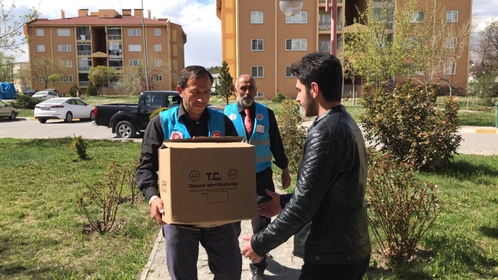 Üniversite Öğrencilerine Barınma Ve Gıda Yardımı