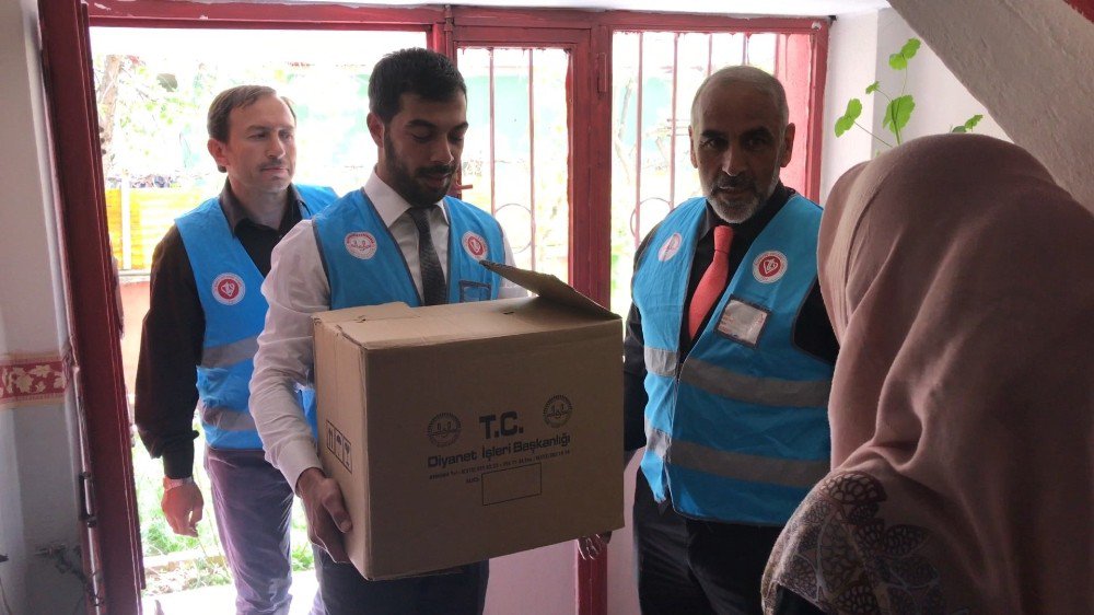 Üniversite Öğrencilerine Barınma Ve Gıda Yardımı