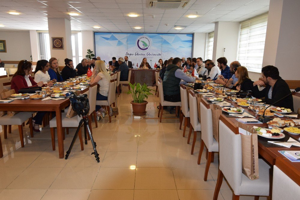 Düzce Üniversitesi Çevre Ve Sağlık Alanındaki Çalışmaların Tanıtım Programlarına Başladı