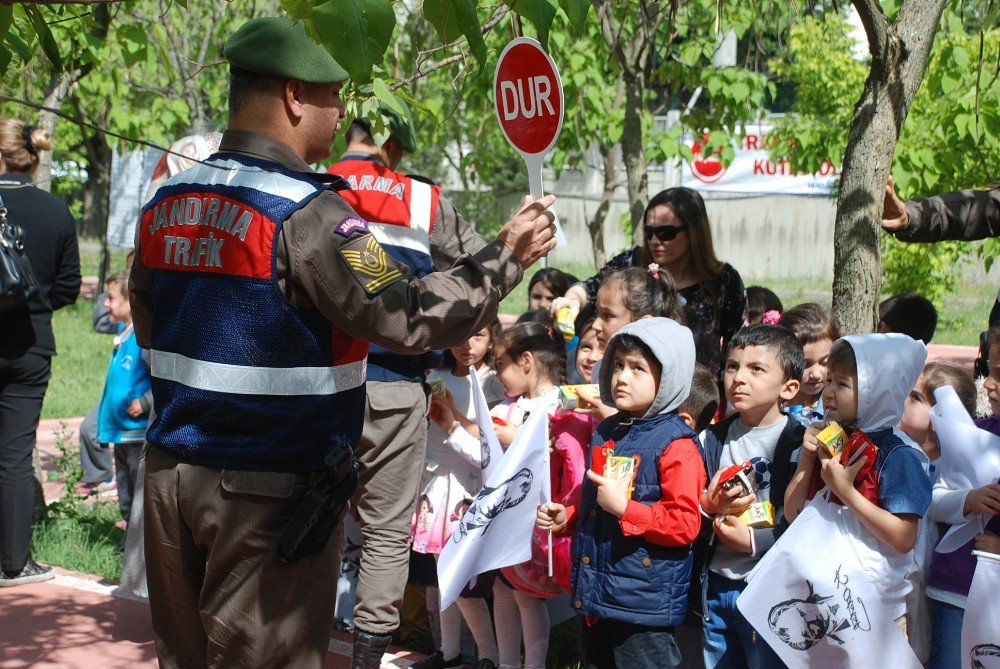 Jandarmadan Öğrencilere Trafik Eğitimi