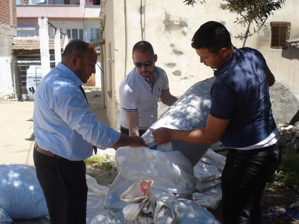 Engelliler İçin 300 Kilogram Mavi Kapak Topladı