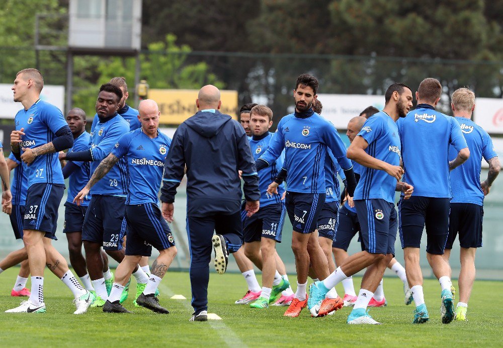 Fenerbahçe’de Antalyaspor Maçı Hazırlıkları Sürüyor