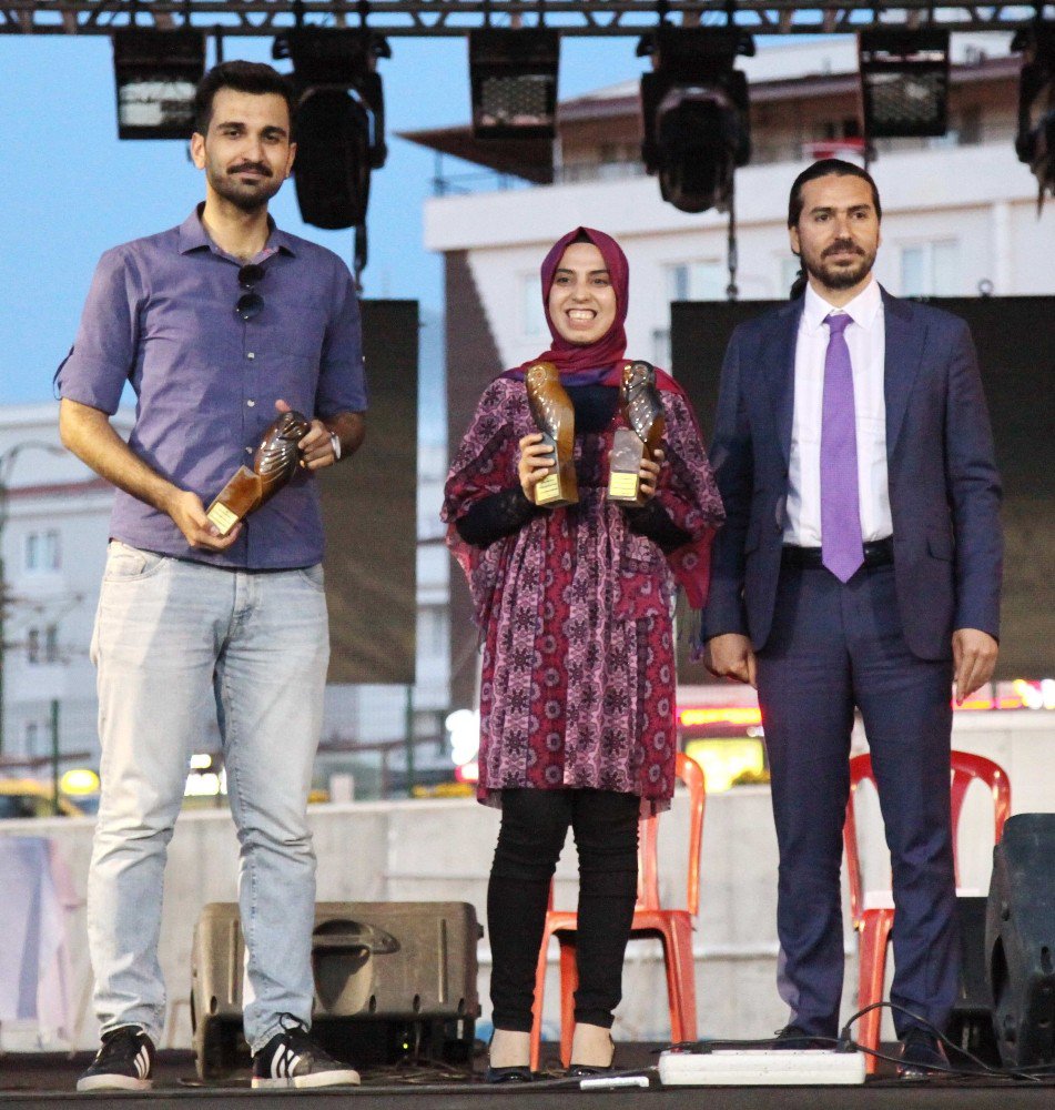 Gaün’de Resim Ve Fotoğraf Yarışması Ödülleri Verildi